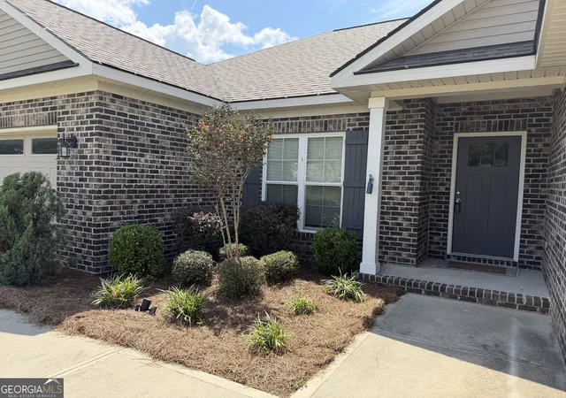 Photo 2 of Single family home for sale at 418 Autumn Ave, Statesboro, GA 30458 | MLS# 10839432 | Listing updated on 2026-09-17