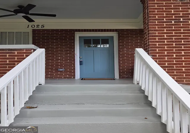 Photo 3 of Single family home for sale at 1025 Katherwood Dr SW, Atlanta, GA 30310 | MLS# 10805152 | Listing updated on 2026-09-19