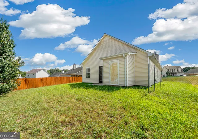 Photo 3 of Sale Pending at 247 Marsh Glen Dr, Jonesboro, GA 30238 | MLS# 10842427 | Listing updated on 2026-10-16