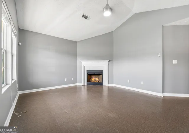Photo 4 of Sale Pending at 247 Marsh Glen Dr, Jonesboro, GA 30238 | MLS# 10842427 | Listing updated on 2026-10-16