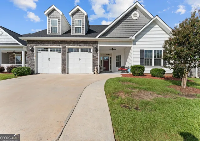 Photo 1 of Single family home for sale at 137 Shady Oak Dr, Perry, GA 31069 | MLS# 10840074 | Listing updated on 2026-09-09