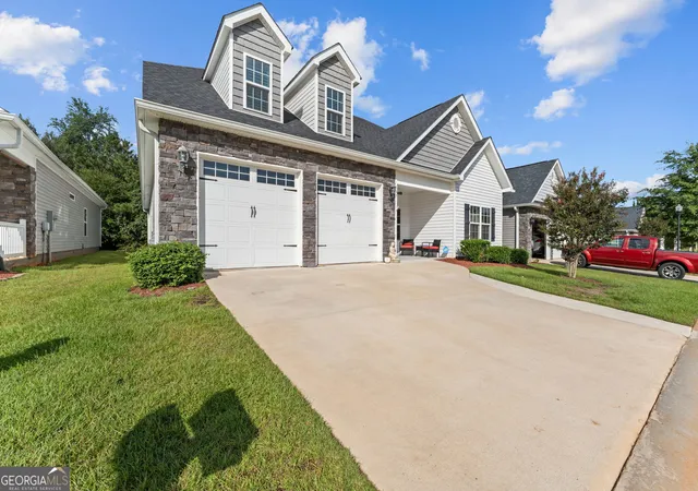 Photo 3 of Single family home for sale at 137 Shady Oak Dr, Perry, GA 31069 | MLS# 10840074 | Listing updated on 2026-09-18
