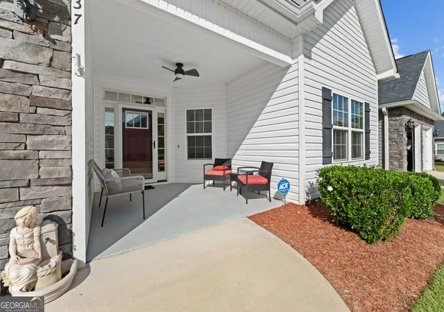 Photo 3 of Single family home for sale at 137 Shady Oak Dr, Perry, GA 31069 | MLS# 10840074 | Listing updated on 2026-09-18
