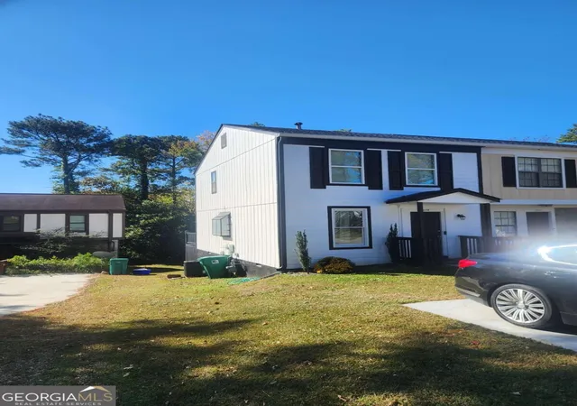Photo 2 of Townhouse for sale at 1279 Ridgecrest Ln Se, Smyrna, GA 30080 | MLS# 10840521 | Listing updated on 2026-09-18