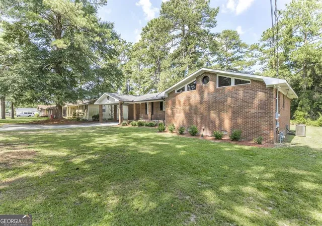Photo 3 of Single family home for sale at 3878 Hitchcock Rd, Macon, GA 31217 | MLS# 10840734 | Listing updated on 2026-09-18