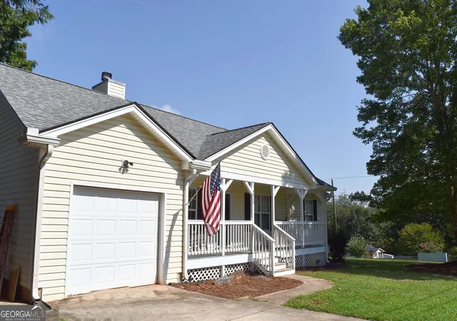 Photo 3 of Single family home for sale at 5923 Carter St, Lula, GA 30554 | MLS# 10849006 | Listing updated on 2026-10-02