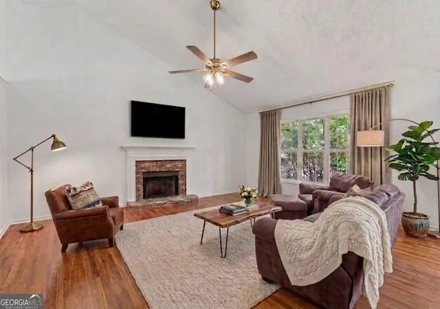 Photo 3 of Single family home for sale at 402 Township Ln, Woodstock, GA 30189 | MLS# 10843379 | Listing updated on 2026-09-10