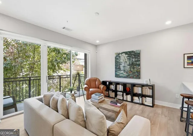 Photo 4 of Condo for sale at 22 Airline St NE #204, Atlanta, GA 30312 | MLS# 10850347 | Listing updated on 2026-10-09