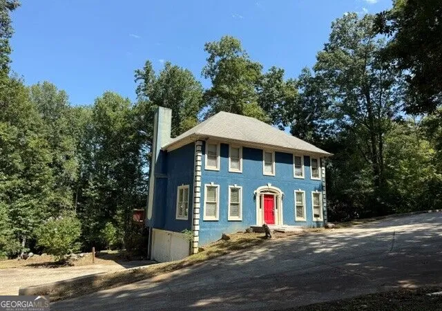 Photo 3 of Sale Pending at 210 Hamilton Dr, Newnan, GA 30263 | MLS# 10842323 | Listing updated on 2026-09-14