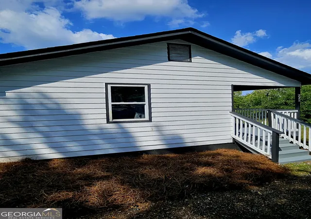 Photo 3 of Single family home for sale at 225 W Tinsley St, Griffin, GA 30223 | MLS# 10851016 | Listing updated on 2026-10-06