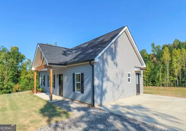 Photo 2 of Single family home for sale at 204 Arbacoochee Rd, Tallapoosa, GA 30176 | MLS# 10849703 | Listing updated on 2026-10-03