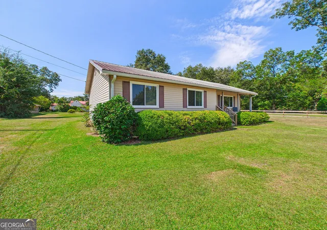 Photo 2 of Single family home for sale at 613 Duncan Ave, Unadilla, GA 31091 | MLS# 10841844 | Listing updated on 2026-09-08