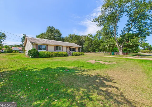 Photo 3 of Single family home for sale at 613 Duncan Ave, Unadilla, GA 31091 | MLS# 10841844 | Listing updated on 2026-09-08