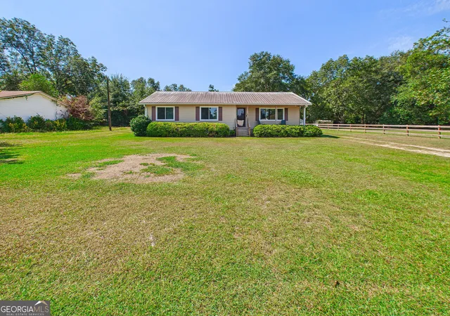 Photo 3 of Single family home for sale at 613 Duncan Ave, Unadilla, GA 31091 | MLS# 10841844 | Listing updated on 2026-09-08