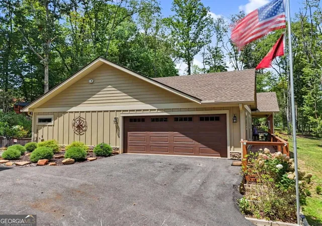 Photo 2 of Single family home for sale at 188 Oxford Trl, Blairsville, GA 30512 | MLS# 10837400 | Listing updated on 2026-09-14