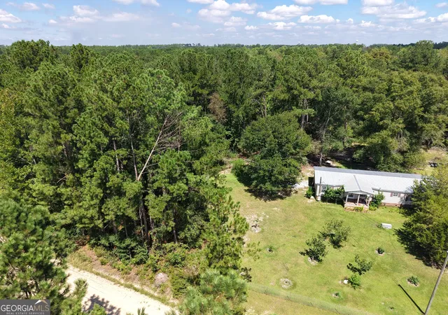 Photo 2 of Single family home for sale at 686 Victory Cir, Lyons, GA 30436 | MLS# 10737773 | Listing updated on 2026-09-09