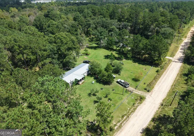 Photo 3 of Single family home for sale at 686 Victory Cir, Lyons, GA 30436 | MLS# 10737773 | Listing updated on 2026-09-09