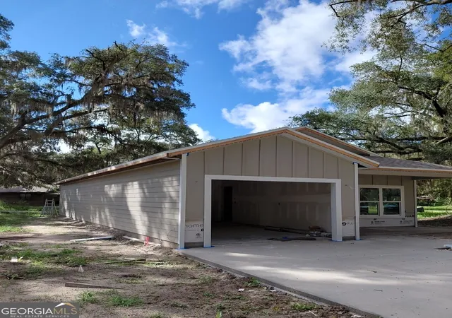 Photo 2 of Sale Pending at 31 Dallas Cir, Folkston, GA 31537 | MLS# 10843781 | Listing updated on 2026-09-10