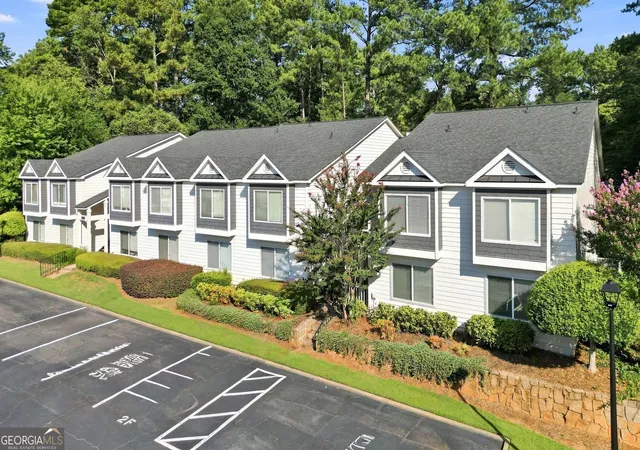 Photo 2 of Condo for sale at 27 Arbor End Se, Smyrna, GA 30080 | MLS# 10839955 | Listing updated on 2026-09-18