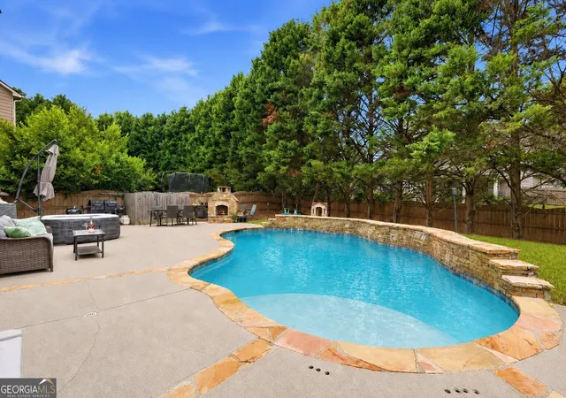 Photo 2 of Single family home for sale at 5165 Huntington Crest Ln, Cumming, GA 30040 | MLS# 10822976 | Listing updated on 2026-10-16
