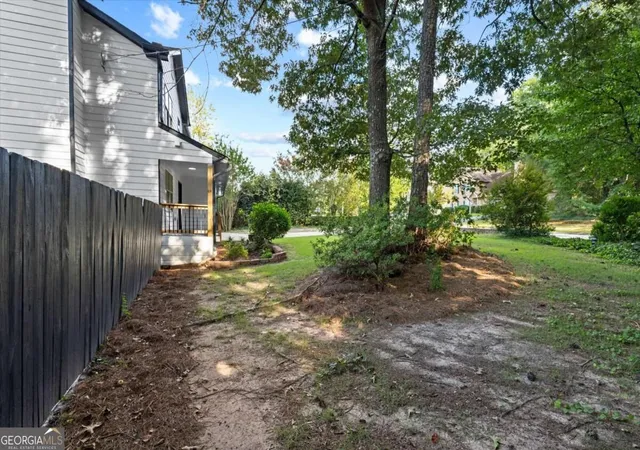 Photo 3 of Single family home for sale at 3075 Ashly Forest Dr, Snellville, GA 30078 | MLS# 10842448 | Listing updated on 2026-09-09
