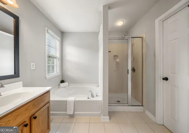 Photo 4 of Townhouse for sale at 11261 Musette Cir, Alpharetta, GA 30009 | MLS# 10843360 | Listing updated on 2026-09-17