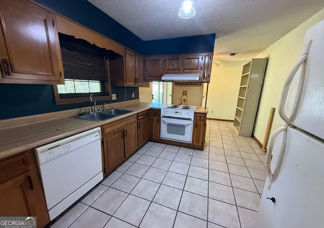 Photo 2 of Single family home for sale at 3427 Meadow Ln, Waycross, GA 31503 | MLS# 10879054 | Listing updated on 2026-10-27