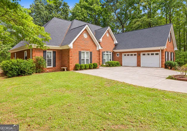 Photo 2 of Single family home for sale at 3617 Sierra Dr, Stockbridge, GA 30281 | MLS# 10835928 | Listing updated on 2026-09-12