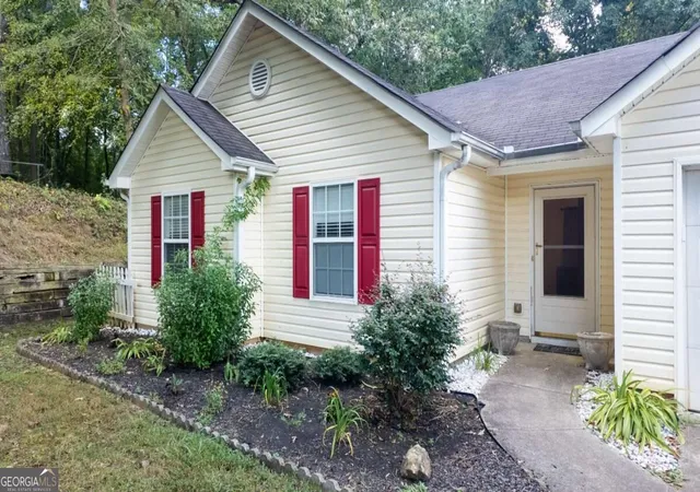 Photo 3 of Single family home for sale at 4391 Marci St, Snellville, GA 30039 | MLS# 10849158 | Listing updated on 2026-10-02