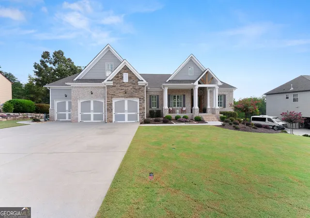 Photo 3 of Single family home for sale at 3438 Dockside Shrs Dr, Gainesville, GA 30506 | MLS# 10837620 | Listing updated on 2026-10-03