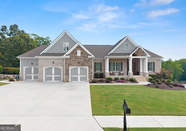 Photo 3 of Single family home for sale at 3438 Dockside Shrs Dr, Gainesville, GA 30506 | MLS# 10837620 | Listing updated on 2026-10-30