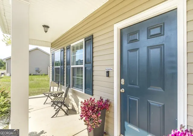 Photo 3 of Single family home for sale at 723 Ivy Glen Dr, Perry, GA 31069 | MLS# 10848546 | Listing updated on 2026-10-08