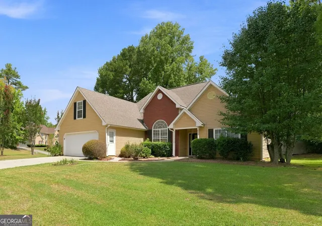 Photo 2 of Single family home for sale at 4304 Talmadge Tr, Snellville, GA 30039 | MLS# 10849405 | Listing updated on 2026-10-07