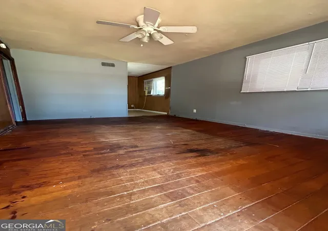 Photo 3 of Single family home for sale at 127 Hinton Dr, Mcdonough, GA 30253 | MLS# 10846628 | Listing updated on 2026-09-30
