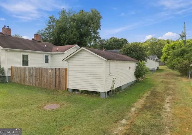 Photo 3 of Single family home for sale at 5 S 4th Street, Lindale, GA 30147 | MLS# 10843749 | Listing updated on 2026-10-07