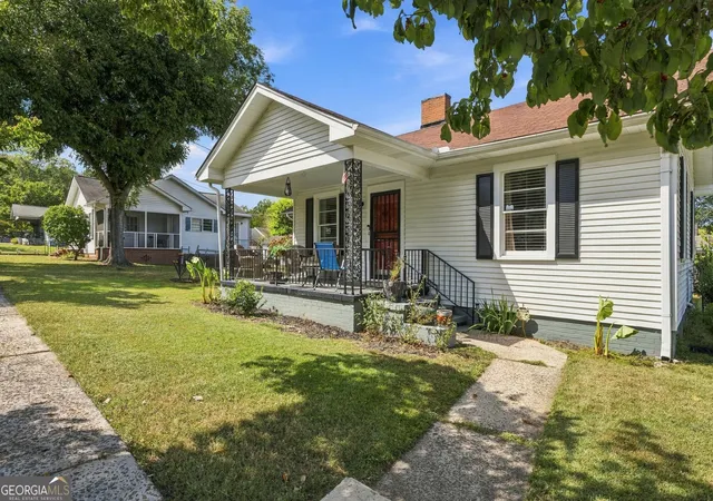 Photo 4 of Single family home for sale at 5 S 4th Street, Lindale, GA 30147 | MLS# 10843749 | Listing updated on 2026-10-07