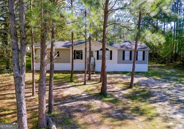 Photo 3 of Single family home for sale at 3612 Fox Trl, Blackshear, GA 31516 | MLS# 10838813 | Listing updated on 2026-09-16