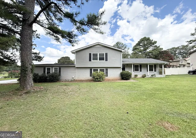 Photo 2 of Single family home for sale at 3609 River Hills Dr, Ellenwood, GA 30294 | MLS# 10844773 | Listing updated on 2026-09-14