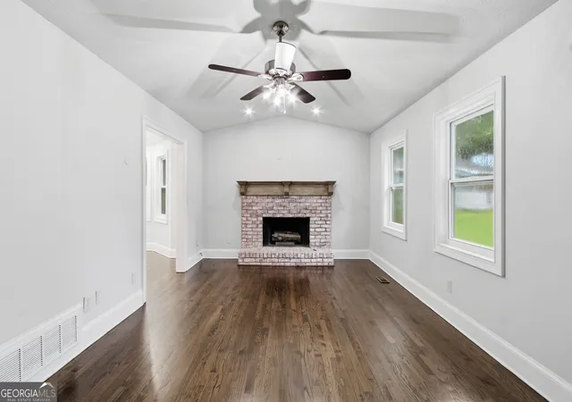 Photo 3 of Single family home for sale at 3240 Valley View St, Powder Springs, GA 30127 | MLS# 10848809 | Listing updated on 2026-10-03