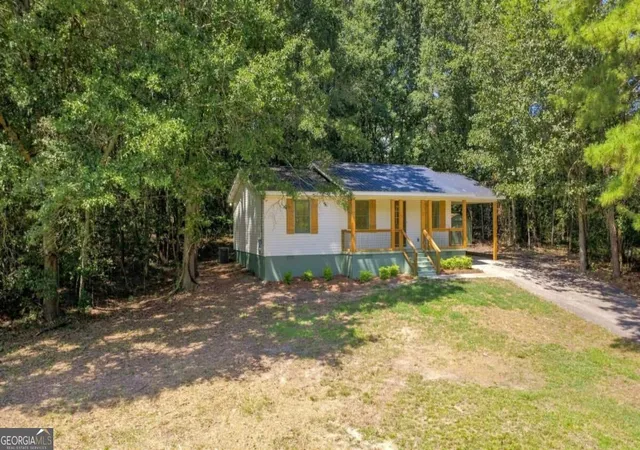 Photo 1 of Sale Pending at 131 Hummingbird Ln Se, Calhoun, GA 30701 | MLS# 10842284 | Listing updated on 2026-09-17