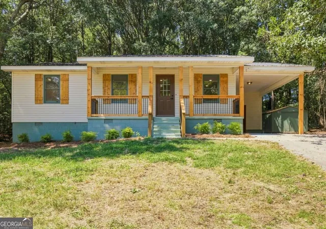 Photo 2 of Sale Pending at 131 Hummingbird Ln Se, Calhoun, GA 30701 | MLS# 10842284 | Listing updated on 2026-09-17