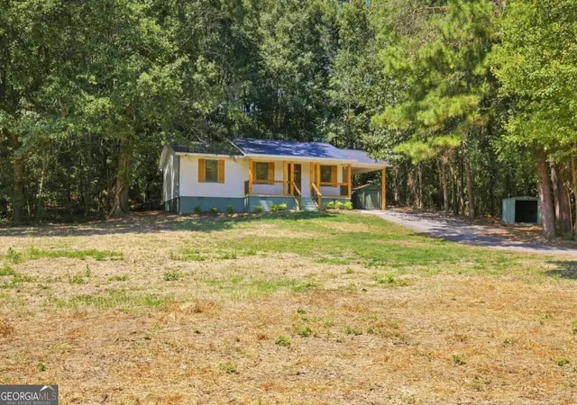 Photo 3 of Sale Pending at 131 Hummingbird Ln Se, Calhoun, GA 30701 | MLS# 10842284 | Listing updated on 2026-09-17