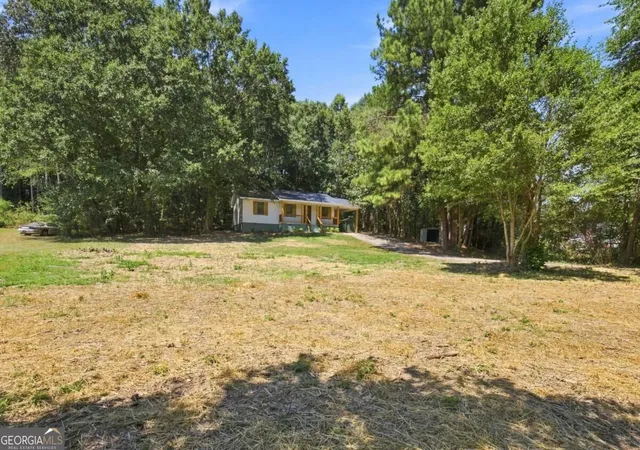 Photo 3 of Sale Pending at 131 Hummingbird Ln SE, Calhoun, GA 30701 | MLS# 10842284 | Listing updated on 2026-09-17