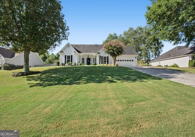 Photo 3 of Single family home for sale at 5230 Jonathans Way, Cumming, GA 30040 | MLS# 10842988 | Listing updated on 2026-10-07
