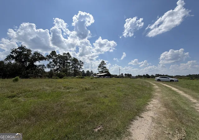 Photo 4 of House for sale at 2303 Acres Carters Brg Rd, Claxton, GA 30417 | MLS# 10837911 | Listing updated on 2026-09-15