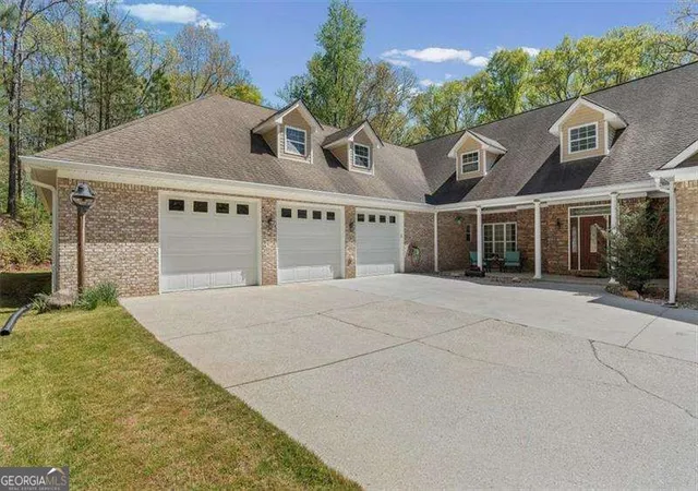 Photo 2 of Single family home for sale at 8878 Brewer Rd, Douglasville, GA 30134 | MLS# 10837629 | Listing updated on 2026-09-15