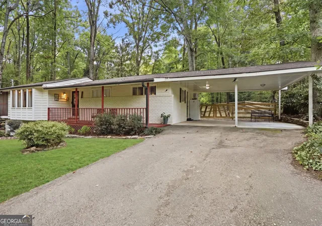 Photo 2 of Single family home for sale at 872 E Morningside Dr, Lawrenceville, GA 30043 | MLS# 10847451 | Listing updated on 2026-09-30