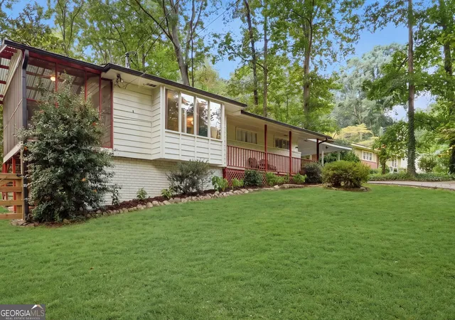Photo 3 of Single family home for sale at 872 E Morningside Dr, Lawrenceville, GA 30043 | MLS# 10847451 | Listing updated on 2026-09-30