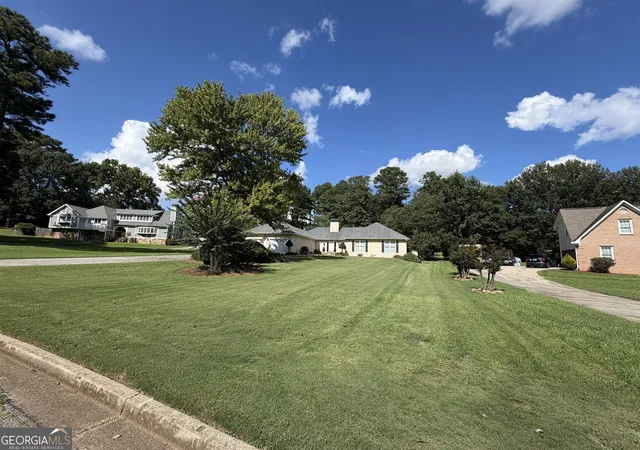 Photo 2 of Single family home for sale at 1996 Amber Leaf Ct, Jonesboro, GA 30236 | MLS# 10839459 | Listing updated on 2026-09-12
