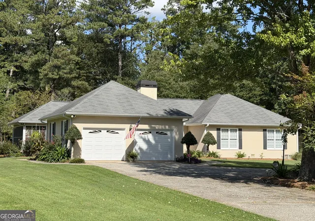 Photo 4 of Single family home for sale at 1996 Amber Leaf Ct, Jonesboro, GA 30236 | MLS# 10839459 | Listing updated on 2026-09-12